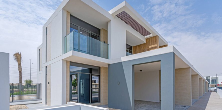 Villa de 4 dormitorios en Ruba, UAE No. 149092