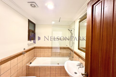 5 bedrooms Villa in Doha, Qatar No. 58275 10