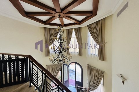 5 bedrooms Villa in Doha, Qatar No. 58275 6