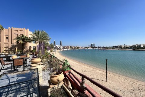 5 bedrooms Villa in Doha, Qatar No. 58275 4