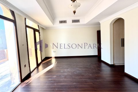 5 bedrooms Villa in Doha, Qatar No. 58275 9