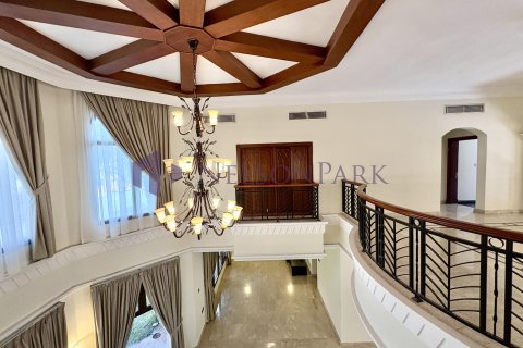 5 bedrooms Villa in Doha, Qatar No. 58275 24