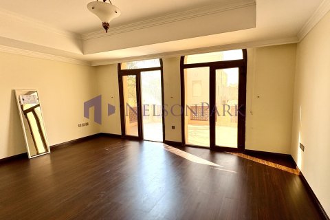 5 bedrooms Villa in Doha, Qatar No. 58275 7