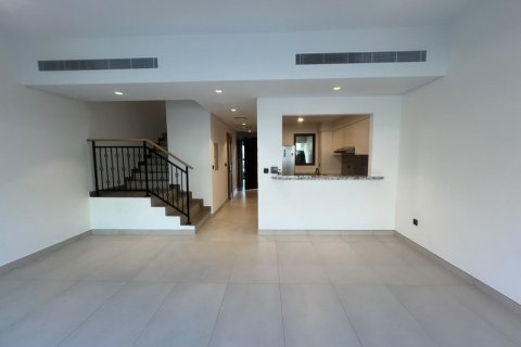 Townhouse de 4 dormitorios en Golf City, UAE No. 183218