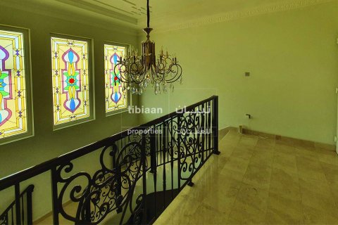 Villa Gemela de 5 dormitorios en Bawshar, Oman No. 53767 13