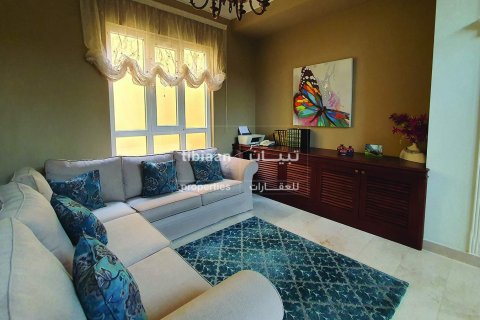 Villa Gemela de 5 dormitorios en Bawshar, Oman No. 53767 15