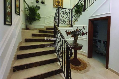 Villa Gemela de 5 dormitorios en Bawshar, Oman No. 53767 11