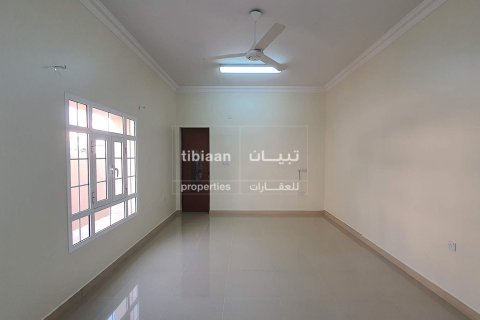 Villa Gemela de 4 dormitorios en Bawshar, Oman No. 53770 6