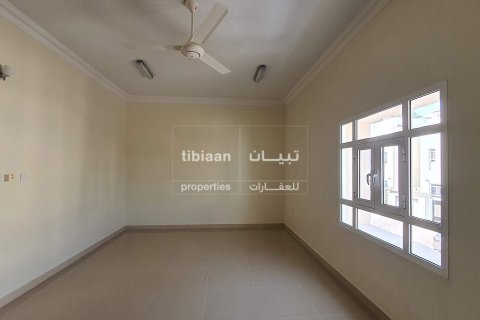 Villa Gemela de 4 dormitorios en Bawshar, Oman No. 53770 4