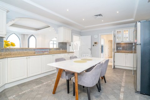 Вилла с 4 спальнями в Garden Homes, ОАЭ №128641 7