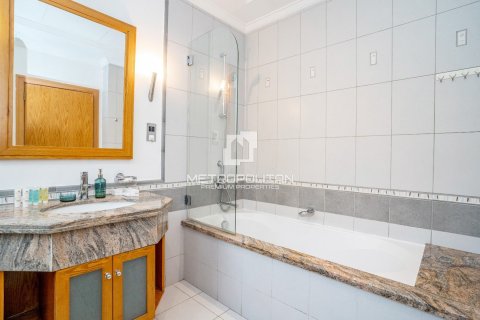 Вилла с 4 спальнями в Garden Homes, ОАЭ №128641 14