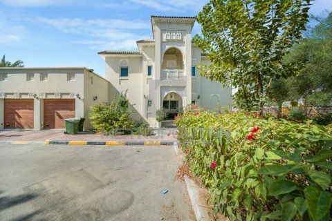 Villa de 4 chambres à North Village, UAE No. 128953 20