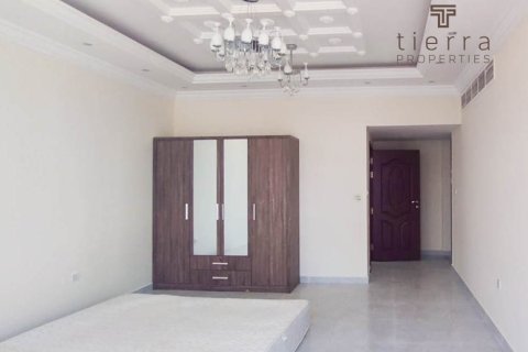 Вилла с 4 спальнями в Dubai Industrial Park, ОАЭ №4649 8