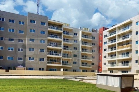 Apartment de 2 dormitorios en Al Reef, UAE No. 172580