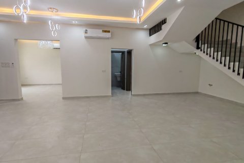 Villa Jumelée de 5 chambres à Al Ansab, Oman No. 98805 11