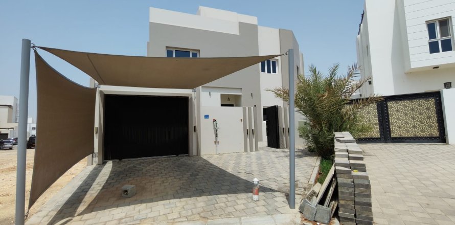 Villa Jumelée de 5 chambres à Al Ansab, Oman No. 98805