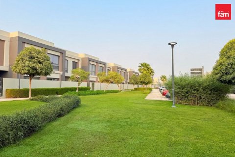 3 bedrooms Villa in Dubai, UAE No. 210237