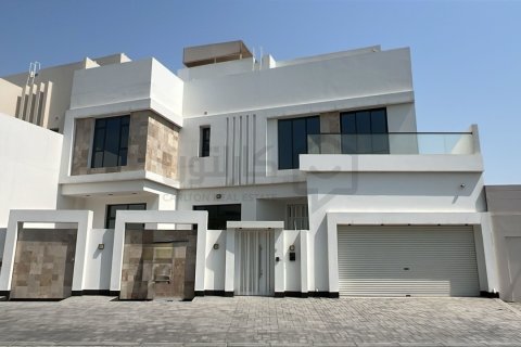 Вилла с 4 спальнями в Bani Jamra, Бахрейн №105475