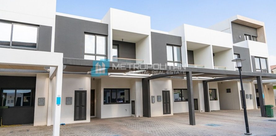 Townhouse de 3 chambres à Abu Dhabi, UAE No. 131109