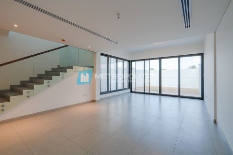Townhouse de 3 chambres à Abu Dhabi, UAE No. 131109 3
