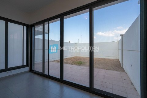 Townhouse de 3 chambres à Abu Dhabi, UAE No. 131109 4