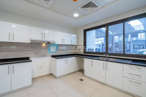 Townhouse de 3 chambres à Abu Dhabi, UAE No. 131109 10