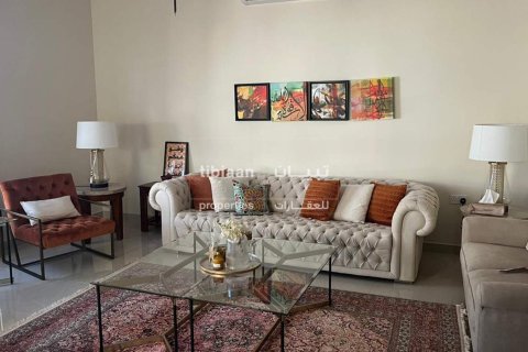 Villa Gemela de 4 dormitorios en As Sib, Oman No. 53325 3