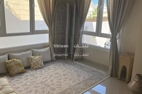 Villa Gemela de 4 dormitorios en As Sib, Oman No. 53325 10