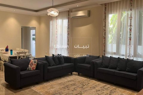Villa Gemela de 4 dormitorios en As Sib, Oman No. 53325 4