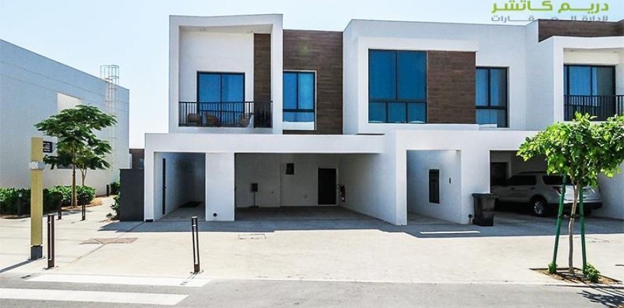 3 bedrooms Villa in Mina Al Arab, UAE No. 13041