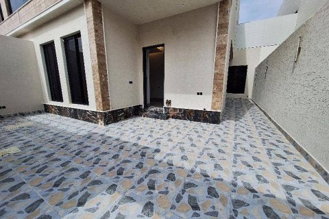 5 bedrooms Villa in Riyadh, Saudi Arabia No. 60144