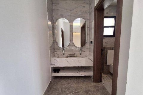 Villa de 5 dormitorios en Riyadh, Saudi Arabia No. 60144 6