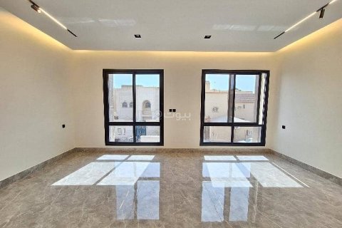 Villa de 5 dormitorios en Riyadh, Saudi Arabia No. 60144 7
