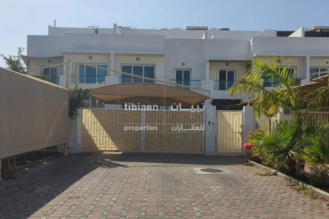3 bedrooms Villa in Muscat, Oman No. 53893