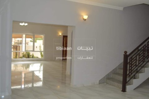 5 bedrooms Villa in As Sib, Oman No. 53892 4