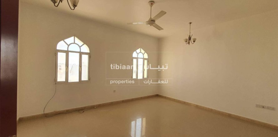Apartment de 2 dormitorios en As Sib, Oman No. 53898