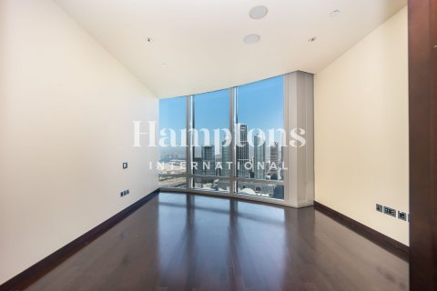 2 bedrooms Apartment in Burj Khalifa, UAE No. 165125 24