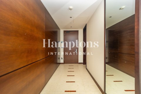 2 bedrooms Apartment in Burj Khalifa, UAE No. 165125 3