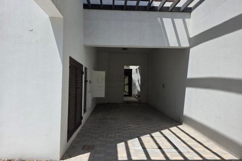 Villa de 4 chambres à Diyar Al Muharraq, Bahrain No. 109415 7