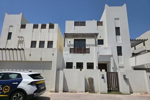 Вилла с 4 спальнями в Diyar Al Muharraq, Бахрейн №109415