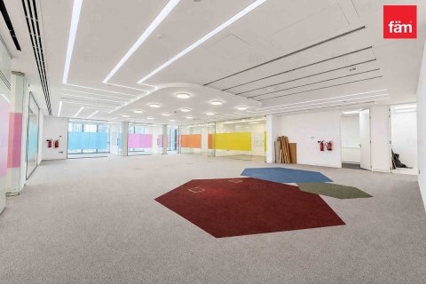 344.3m² Office in Dubai Marina, UAE No. 187488