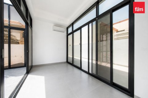 4 bedrooms Villa in Al Barsha, UAE No. 187486 15