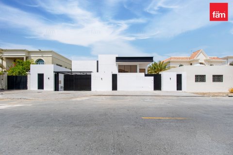 4 bedrooms Villa in Al Barsha, UAE No. 187486 29