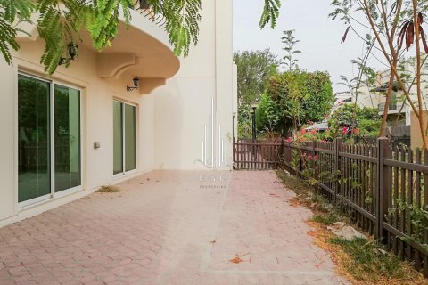 Villa de 4 dormitorios en Abu Dhabi, UAE No. 28018 18