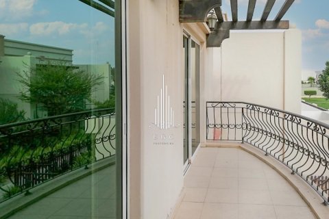 Villa de 4 dormitorios en Abu Dhabi, UAE No. 28018 19