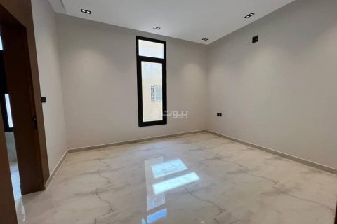 5 bedrooms Villa in Riyadh, Saudi Arabia No. 61121 23