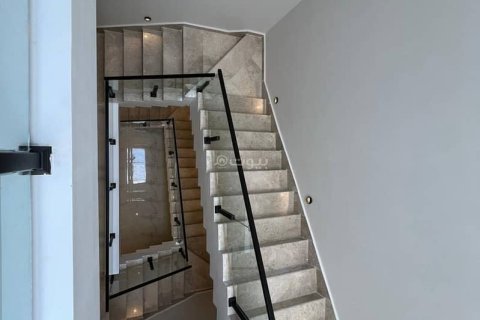 5 bedrooms Villa in Riyadh, Saudi Arabia No. 61121 25