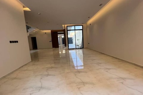 5 bedrooms Villa in Riyadh, Saudi Arabia No. 61121 18