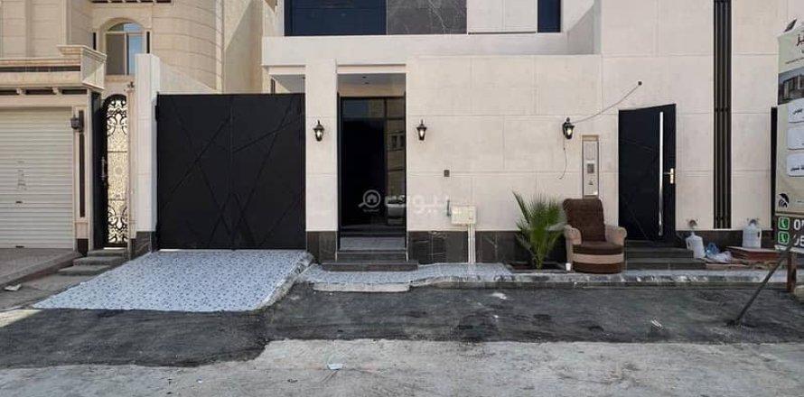 5 bedrooms Villa in Riyadh, Saudi Arabia No. 61121