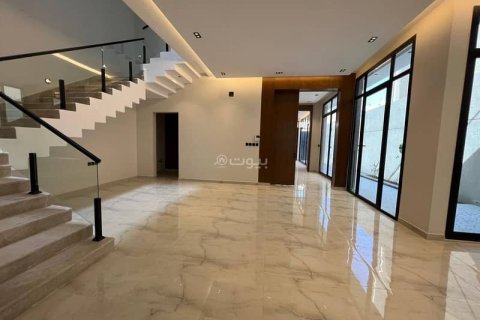 5 bedrooms Villa in Riyadh, Saudi Arabia No. 61121 19